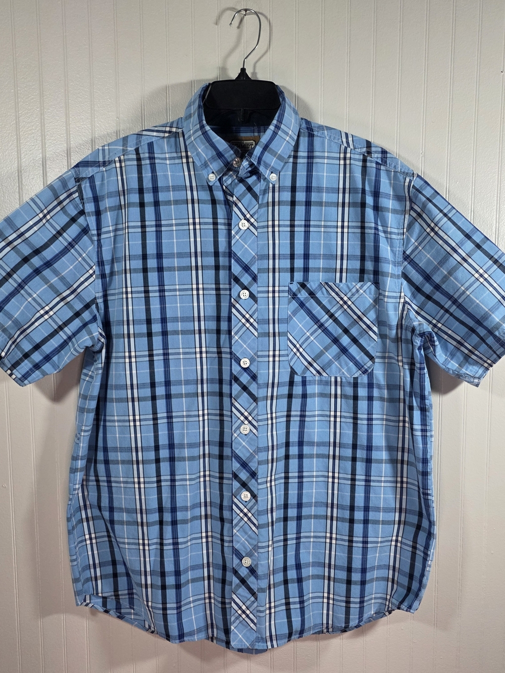 C.E. Schmidt Workwear Men’s Large Blue Plaid Short Sleeve Button Up Shirt.